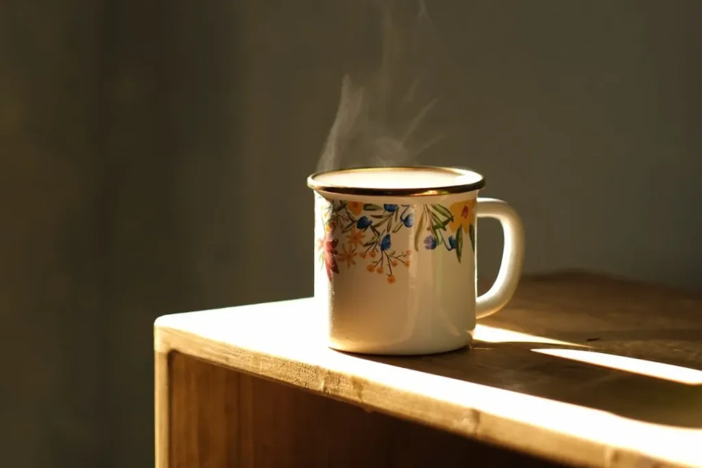 xícara de café com fumaça